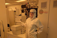 Małgorzata Giza w laboratorium Małgorzata Giza w laboratorium