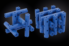 Takiego zestawu nie można jeszcze kupić w sklepach, ale podobne konstrukcje mogłyby zrobić furorę w świecie nauki i edukacji. Na zdjęciu: modele faz błękitnych, przygotowane i zaprojektowane przez Konrada Jabłońskiego we współpracy z Weroniką Milewską.  Takiego zestawu nie można jeszcze kupić w sklepach, ale podobne konstrukcje mogłyby zrobić furorę w świecie nauki i edukacji. Na zdjęciu: modele faz błękitnych, przygotowane i zaprojektowane przez Konrada Jabłońskiego we współpracy z Weroniką Milewską.